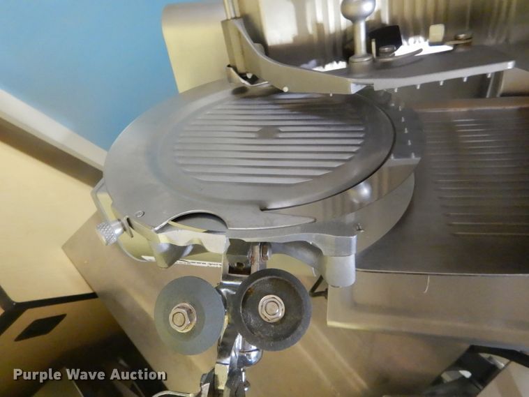 image for item GW9908 Globe 3975V meat slicer