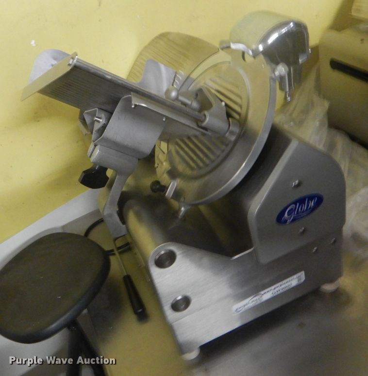 image for item GW9909 Globe 3975V meat slicer