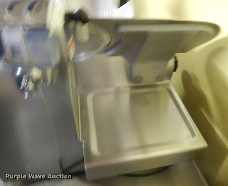 image for item GW9909 Globe 3975V meat slicer