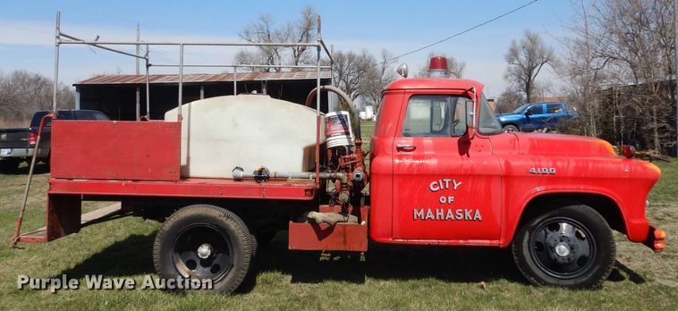 image for item GY9001 1955 Chevrolet 4100 pumper fire truck