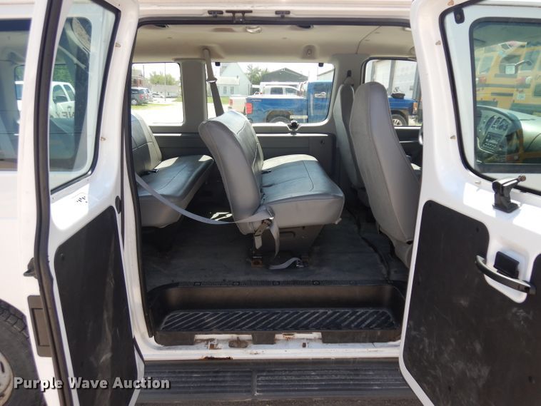 image for item GY9195 2004 Ford E150  van