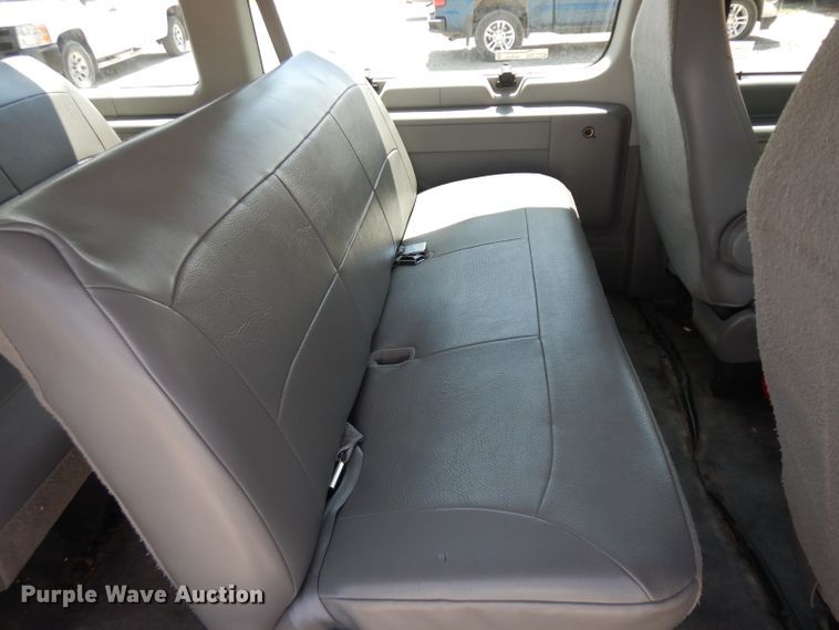 image for item GY9195 2004 Ford E150  van