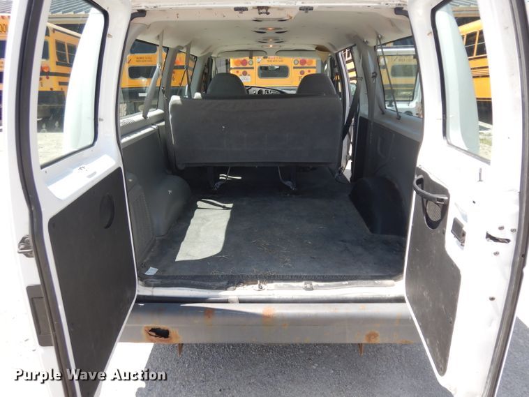 image for item GY9195 2004 Ford E150  van
