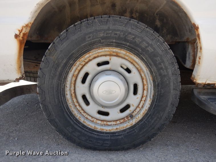 image for item GY9195 2004 Ford E150  van