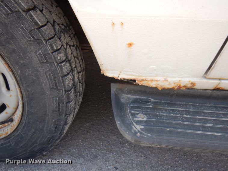 image for item GY9195 2004 Ford E150  van