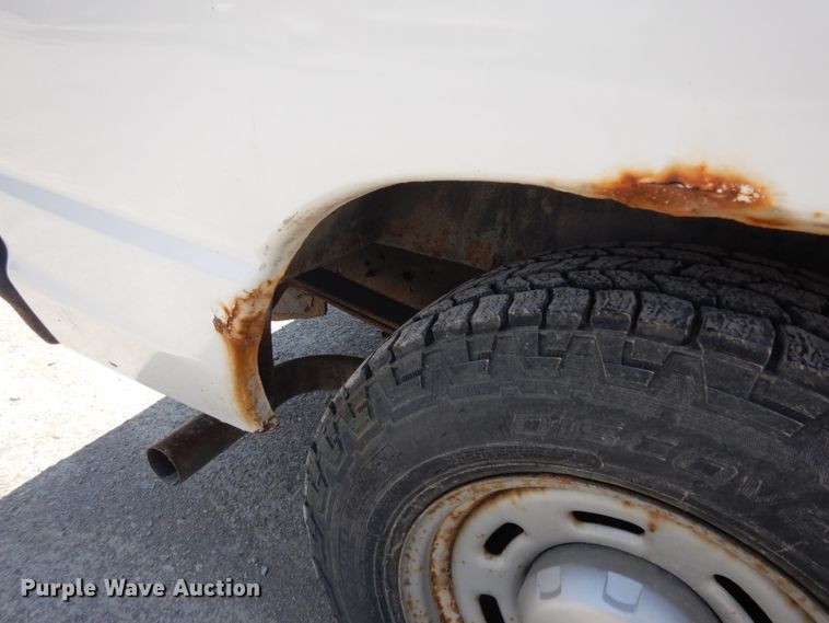 image for item GY9195 2004 Ford E150  van