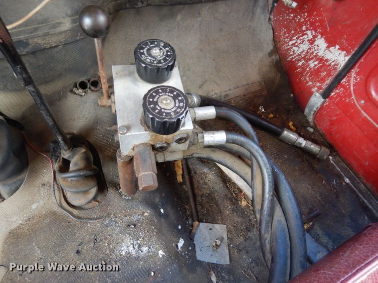 image for item GY9200 1970 Ford 600 dump truck