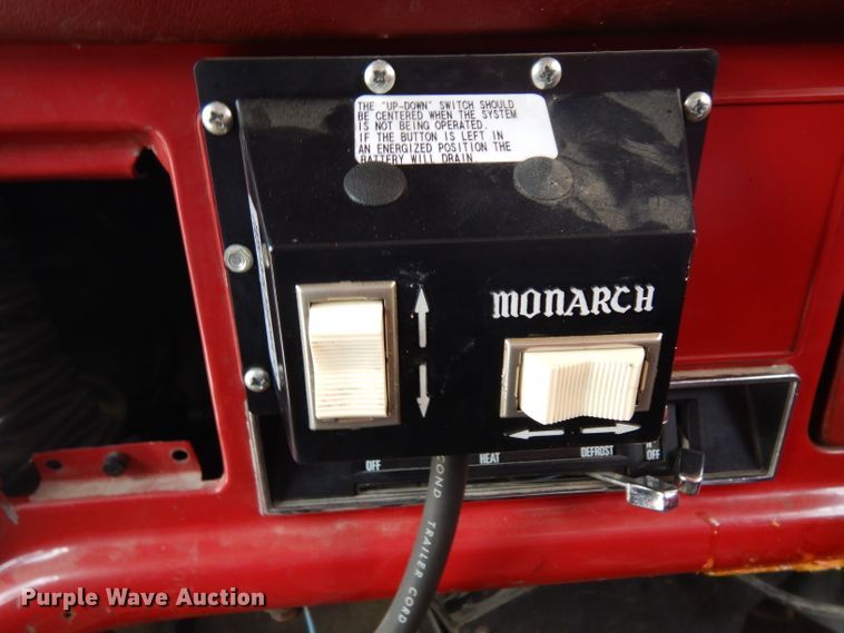 image for item GY9200 1970 Ford 600 dump truck