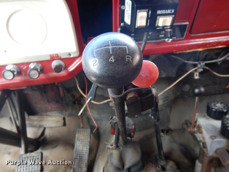 image for item GY9200 1970 Ford 600 dump truck