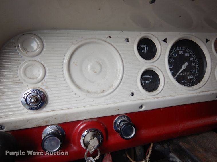 image for item GY9200 1970 Ford 600 dump truck