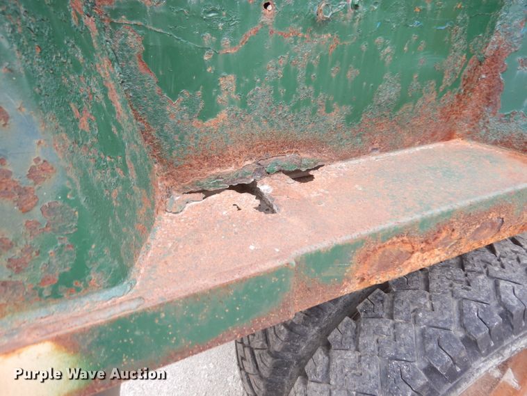 image for item GY9200 1970 Ford 600 dump truck