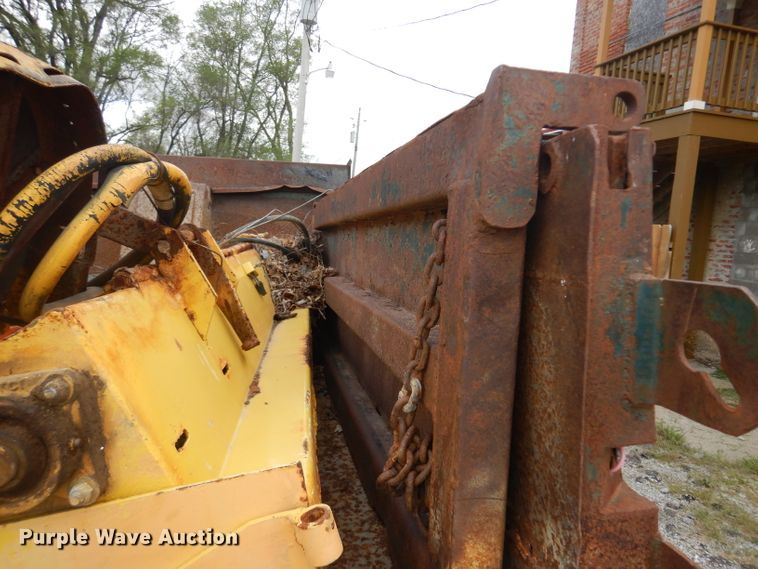 image for item GY9200 1970 Ford 600 dump truck