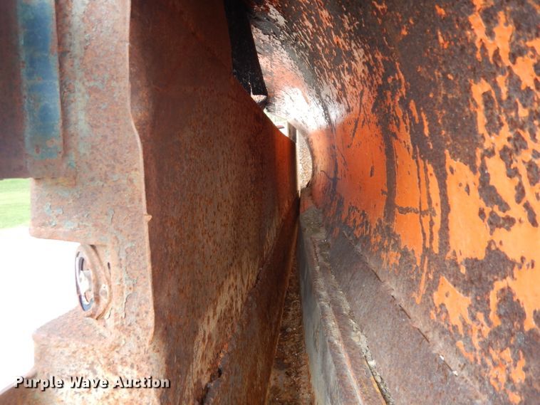 image for item GY9200 1970 Ford 600 dump truck