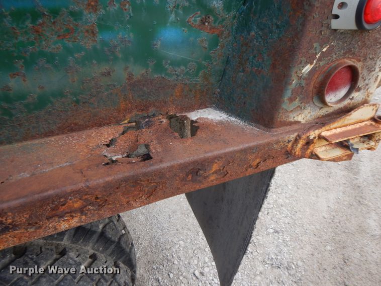 image for item GY9200 1970 Ford 600 dump truck