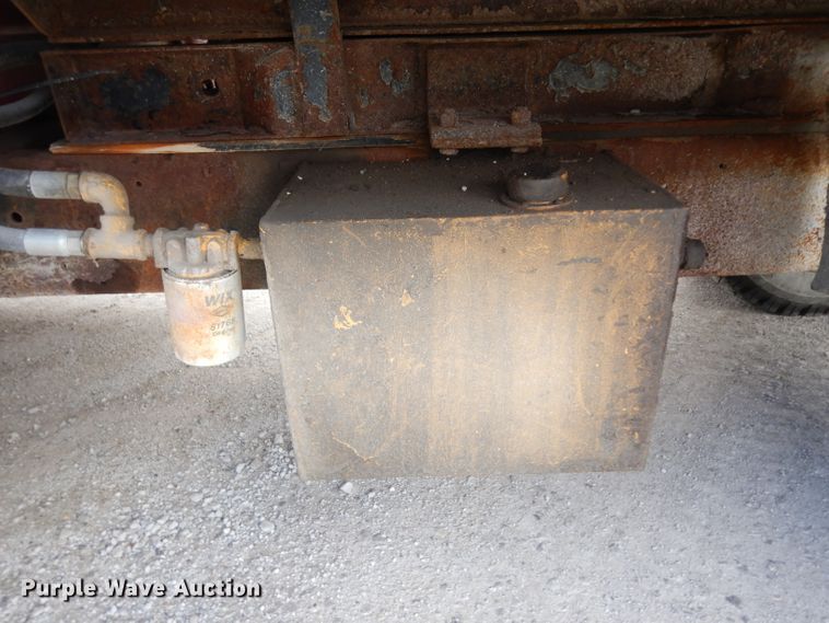 image for item GY9200 1970 Ford 600 dump truck