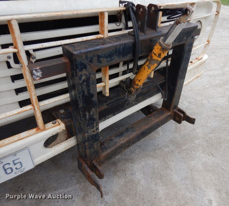 image for item GY9200 1970 Ford 600 dump truck