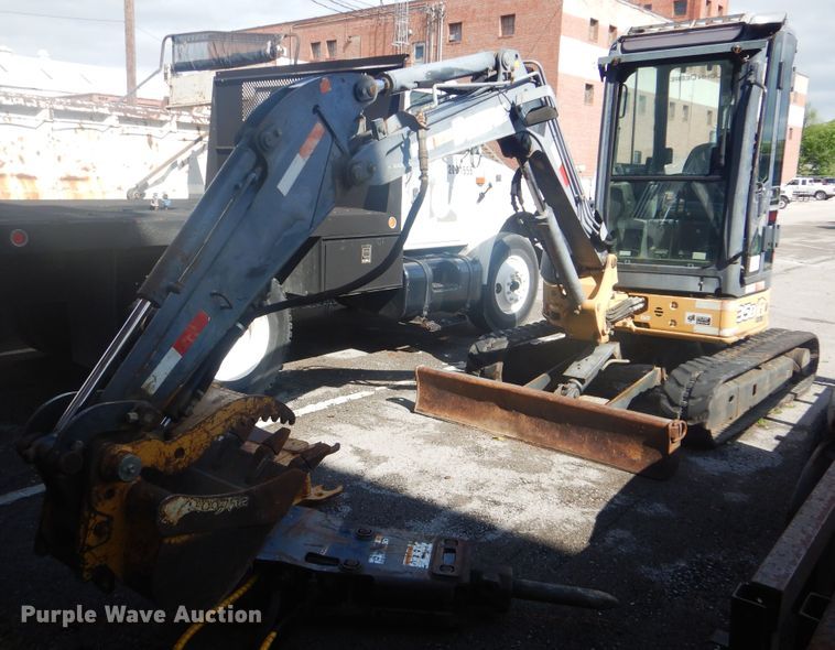 image for item GY9834 2007 John Deere 35D mini excavator