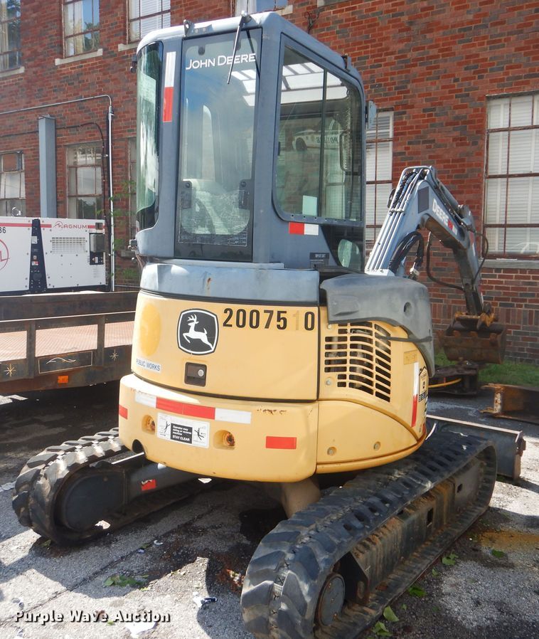 image for item GY9834 2007 John Deere 35D mini excavator