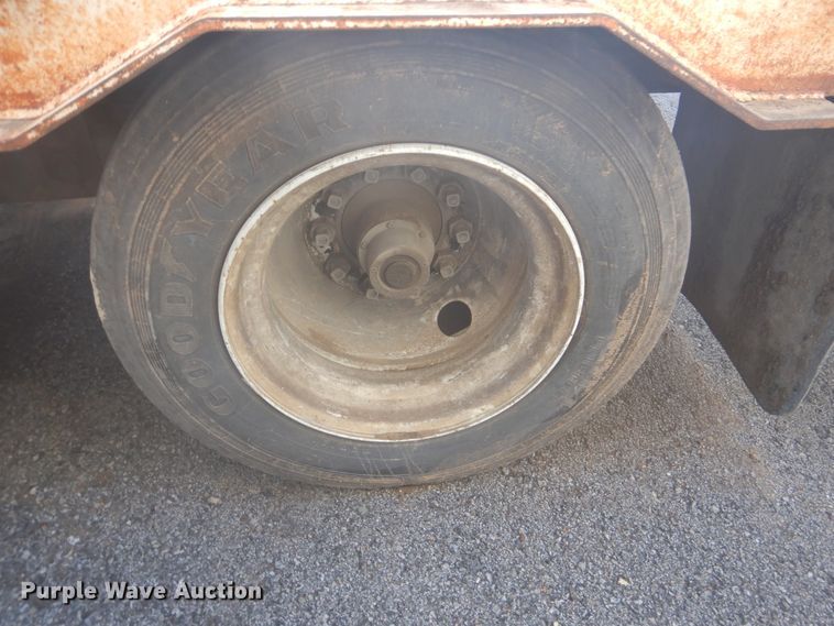 image for item GY9840 2012 Belshe BDT25 equipment trailer