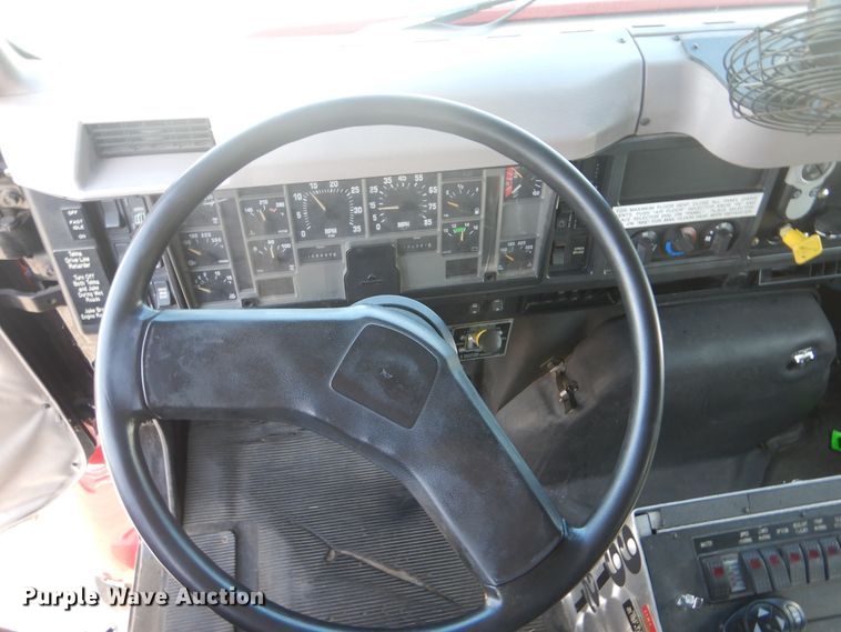 image for item GY9849 1999 International 2674 fire truck