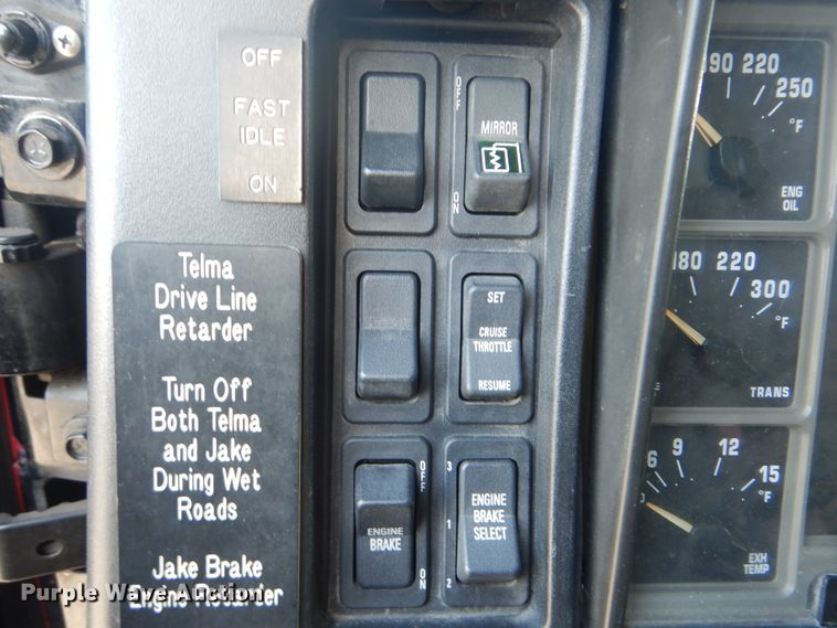 image for item GY9849 1999 International 2674 fire truck