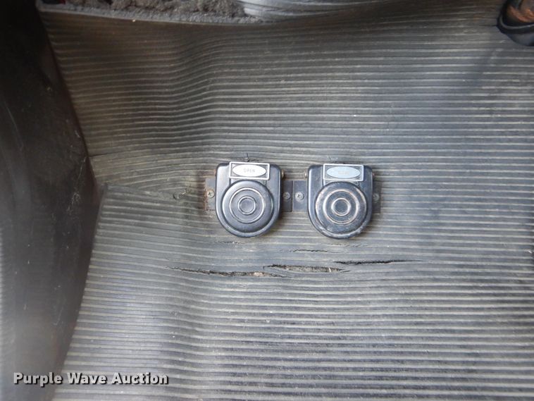 image for item GY9849 1999 International 2674 fire truck