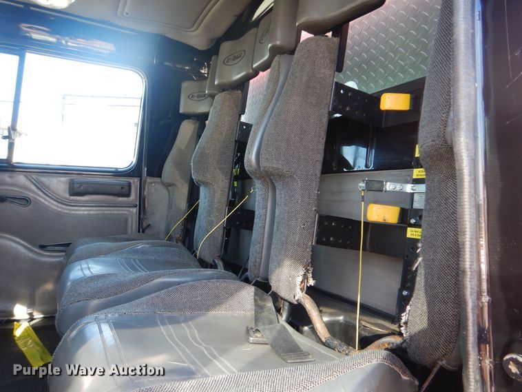 image for item GY9849 1999 International 2674 fire truck