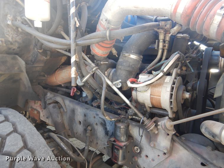 image for item GY9849 1999 International 2674 fire truck