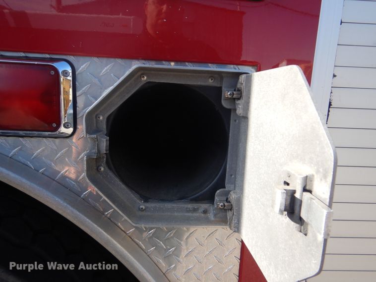 image for item GY9849 1999 International 2674 fire truck