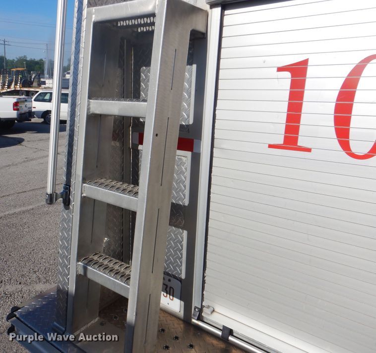 image for item GY9849 1999 International 2674 fire truck