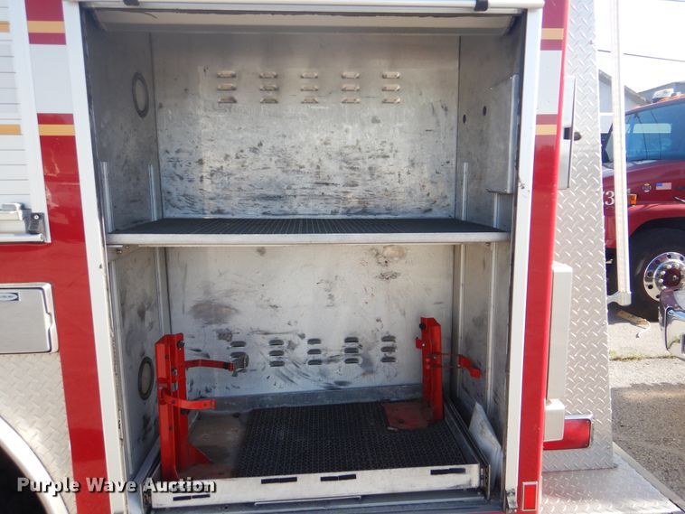 image for item GY9849 1999 International 2674 fire truck