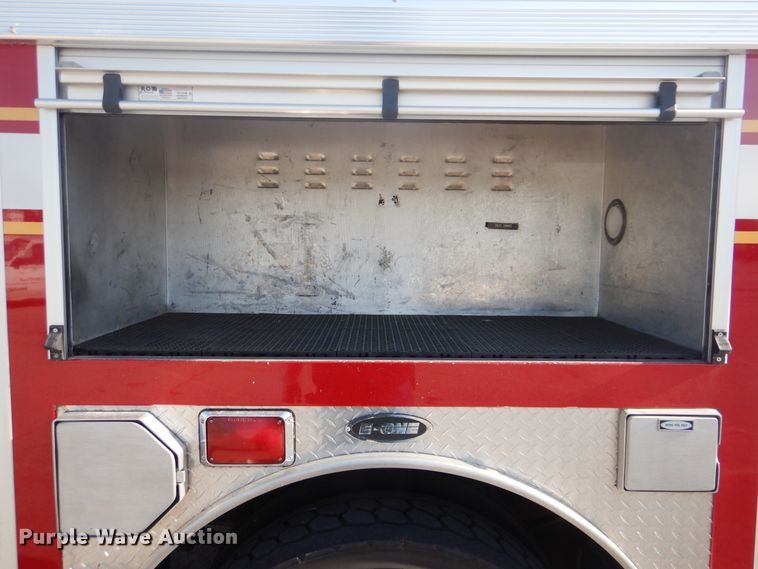 image for item GY9849 1999 International 2674 fire truck