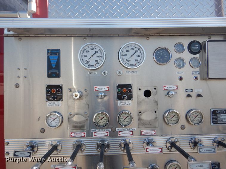 image for item GY9849 1999 International 2674 fire truck
