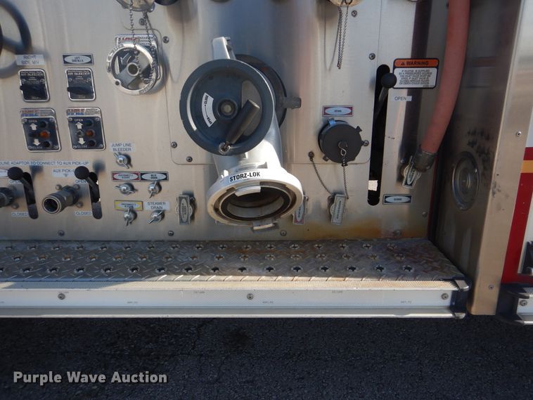 image for item GY9849 1999 International 2674 fire truck