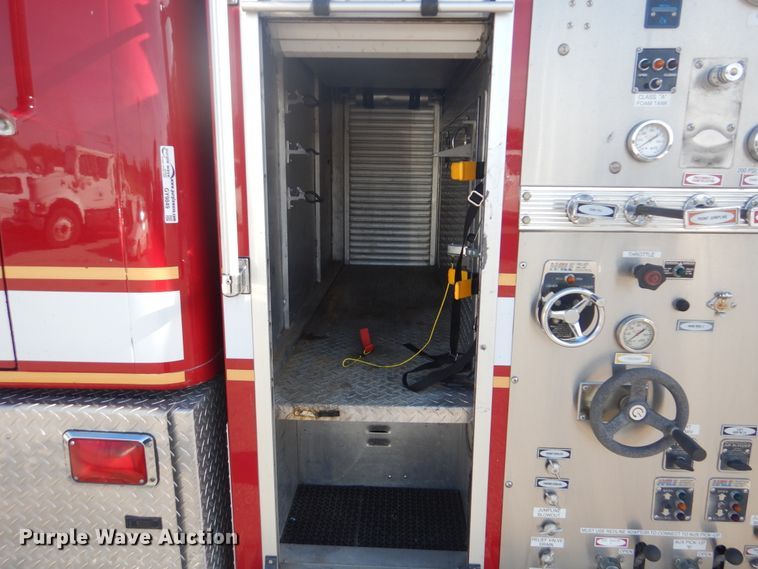 image for item GY9849 1999 International 2674 fire truck