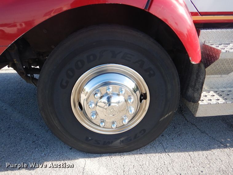 image for item GY9849 1999 International 2674 fire truck