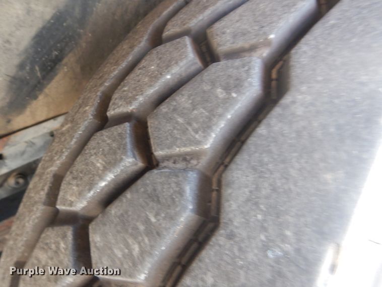 image for item GY9849 1999 International 2674 fire truck