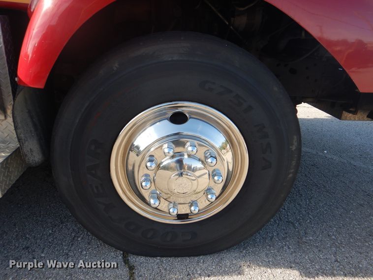 image for item GY9849 1999 International 2674 fire truck