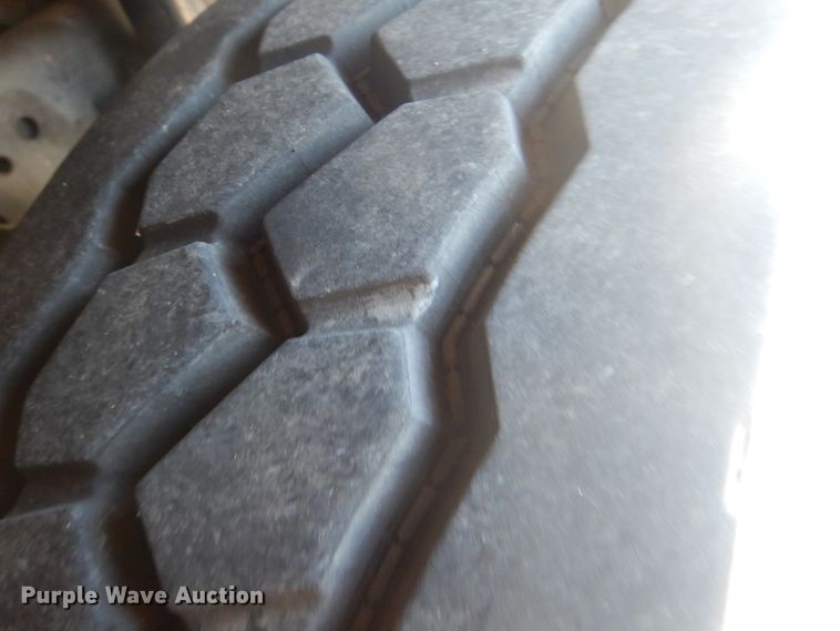 image for item GY9849 1999 International 2674 fire truck