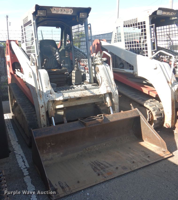 image for item GY9851 Takeuchi TL230  tracked skid steer loader