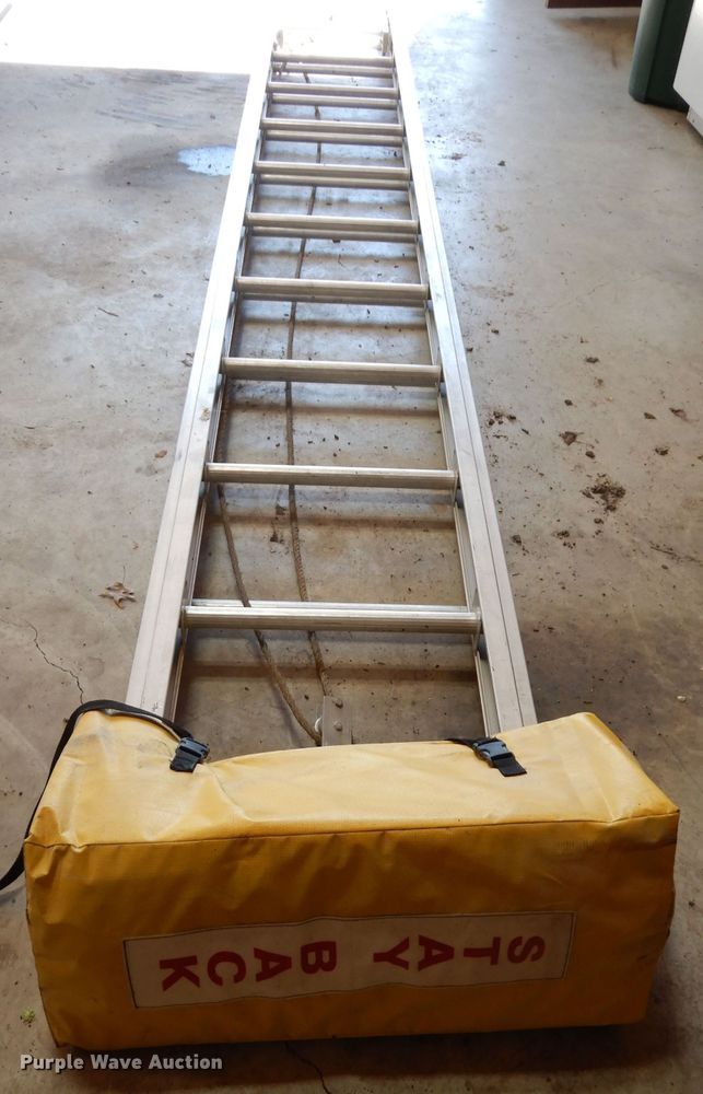 image for item HT9181 24' extension ladder