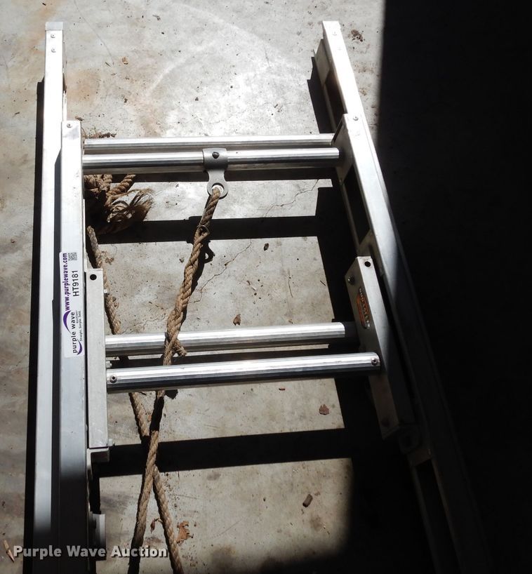 image for item HT9181 24' extension ladder