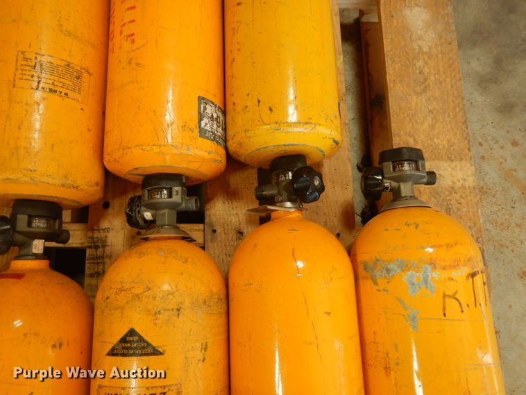 image for item HT9184 (10) Scott 2216 air packs