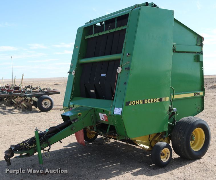 image for item DD6096 1992 John Deere 535 round baler
