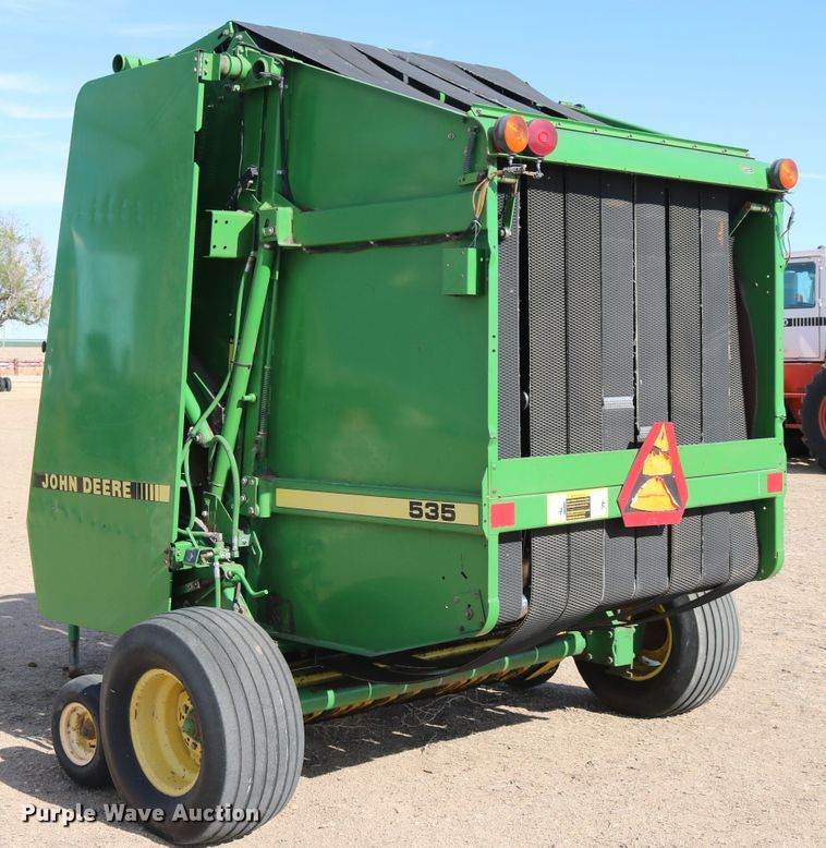 image for item DD6096 1992 John Deere 535 round baler