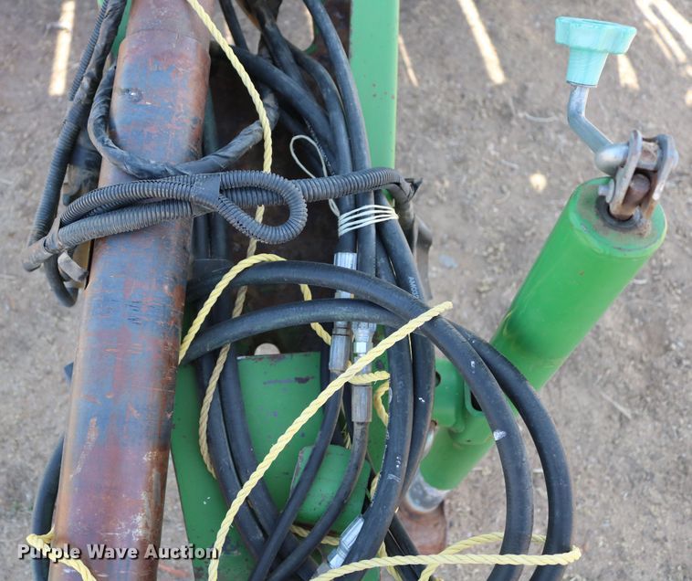 image for item DD6096 1992 John Deere 535 round baler