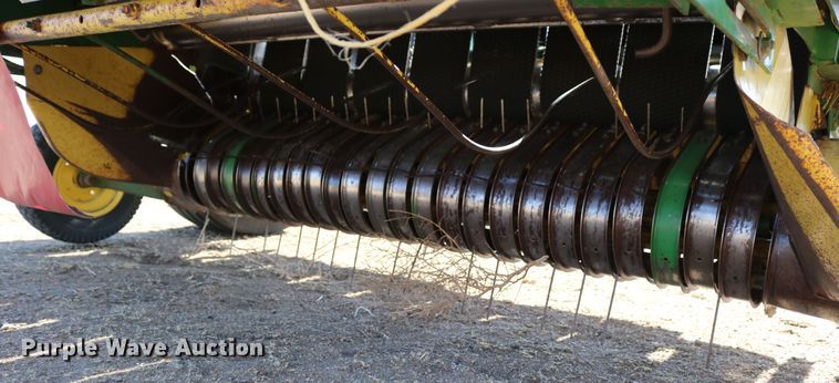 image for item DD6096 1992 John Deere 535 round baler