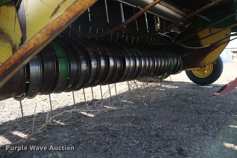 image for item DD6096 1992 John Deere 535 round baler