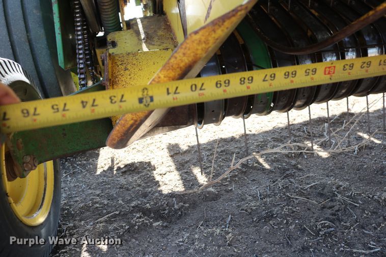 image for item DD6096 1992 John Deere 535 round baler