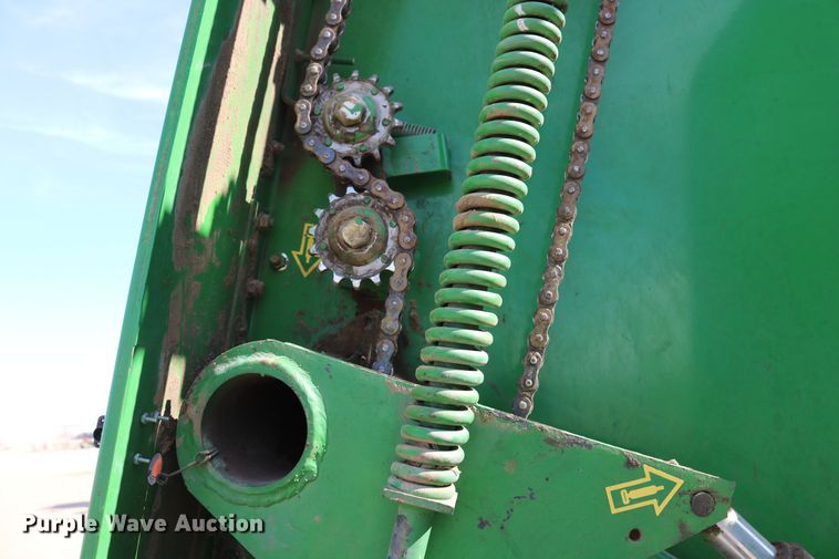 image for item DD6096 1992 John Deere 535 round baler